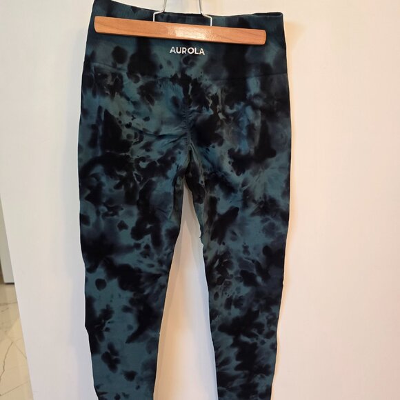 Aurola Black and Green Tie Dye Leggings - Picture 3 of 4